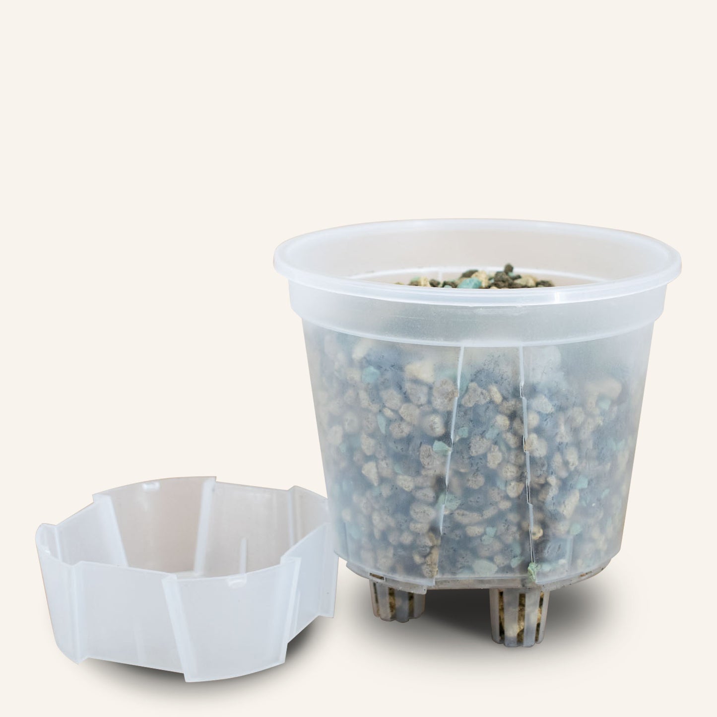 Macetas con riego automático transparentes